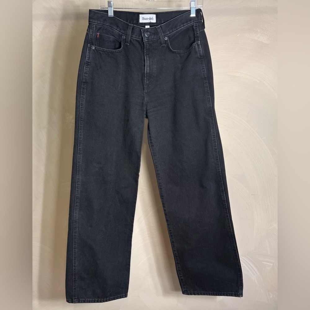 Black Straight-Leg Jeans - Classic High-Rise